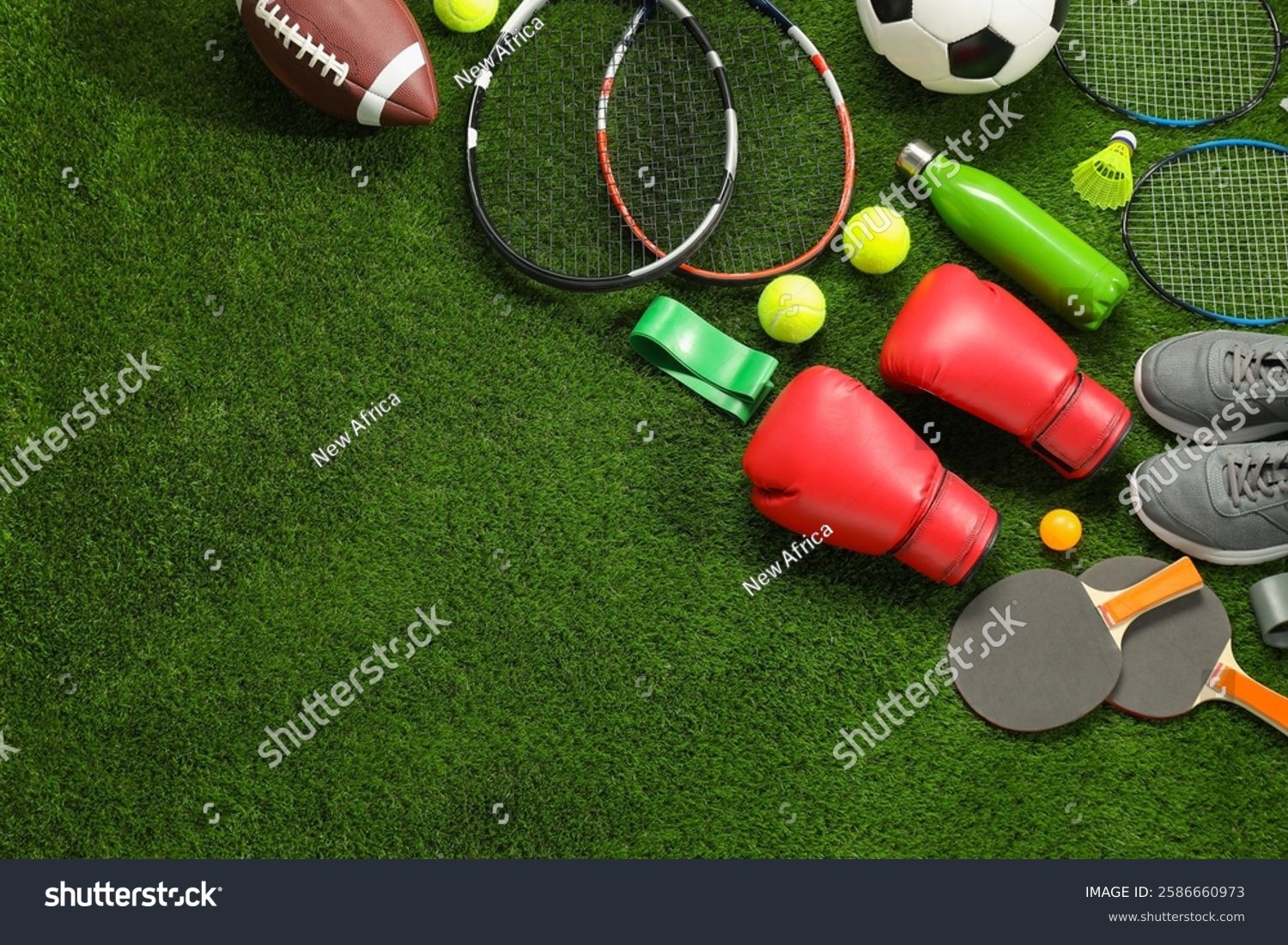 中超俱乐部欠薪问题严峻，准入审核难度大，职业化进程仍不完善。